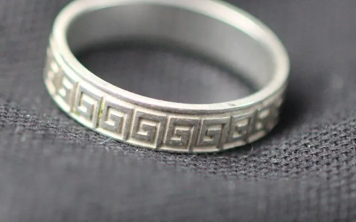 Bague saphir sur-mesure : un bleu pour la vie