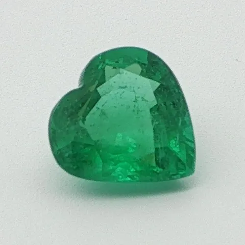 Photo de l’émeraude naturelle cœur 1,01 ct